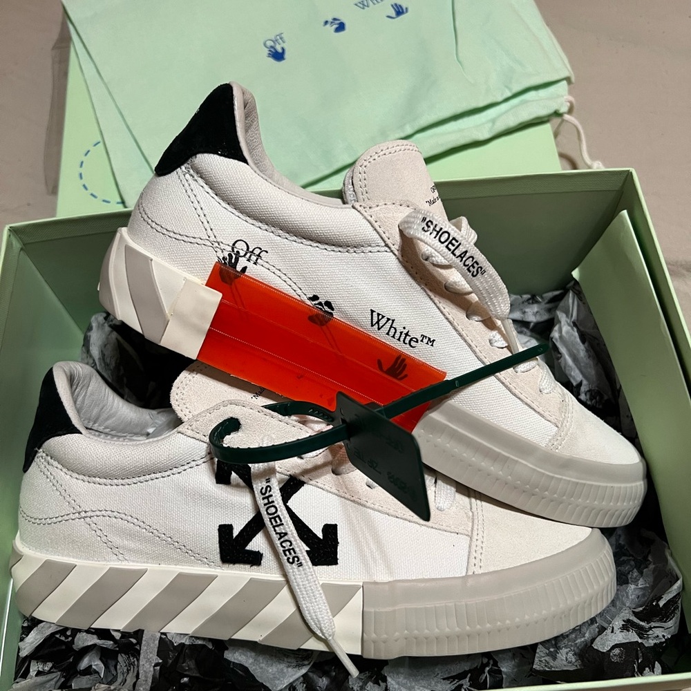 Off-White White and Black Low-Top Sneakers